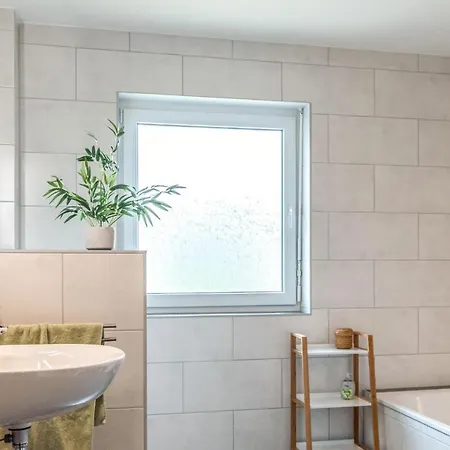 Beautiful In With Wifi Блеккеде